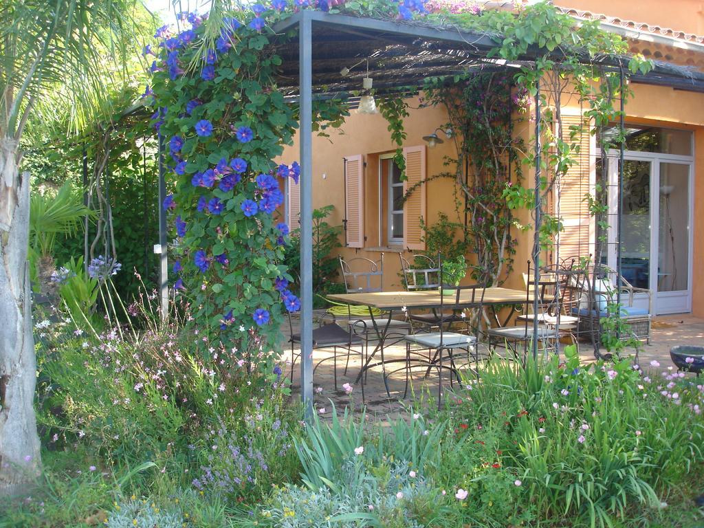 Villa House With Garden And Sea View à La Londe-les-Maures Chambre photo